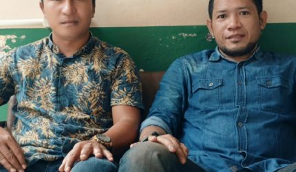 Foto: Kuasa Hukum Syahraul Ramadhan, Ma,ruf Julkifli (Kanan) dan Guntur. (JD09)