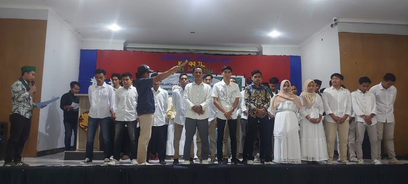 Foto: Prosesi pelantikan pengurus Himpunan Mahasiswa Islam Komisariat Se-Universitas Muhammadiyah Mataram.(JD09)