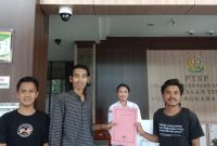 Foto: Aliansi Mahasiswa Peduli Indonesia (AMPI) NTB saat menyampaikan laporan dugaan penyimpangan proyek peningkatan dan rehabilitasi jaringan irigasi BBWS NT I senilai Rp54 miliar ke Kejaksaan Tinggi Nusa Tenggara Barat (Kejati NTB), Rabu (3/6/2026). (JD27).