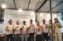 Jajaran pengurus DPW TMI NTB dan DPD TMI Lombok Timur, Lombok Tengah, serta Lombok Barat berfoto bersama usai acara penyerahan mandat kepengurusan di Mataram, Senin (27/7/2026). Momentum ini menandai dimulainya penguatan struktur organisasi hingga tingkat desa guna mengawal kepentingan dan meningkatkan kesejahteraan petani di NTB. (Foto: JD27)