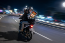 Tiga remaja SMP di Mataram terekam kamera berboncengan tiga sambil bermain judi online di atas motor, mengambarkan kian maraknya fenomena judol di kalangan anak di bawah umur di NTB. (Foto: Ilustrasi)