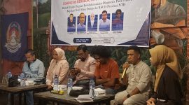 Foto: Arif Kurniadin Ketua Umum Gabungan Kawula Muda Bima Dompu (GAKADA BIDOM) Pulau Lombok saat memberikan sambutan di acara dialog publik bertajuk 