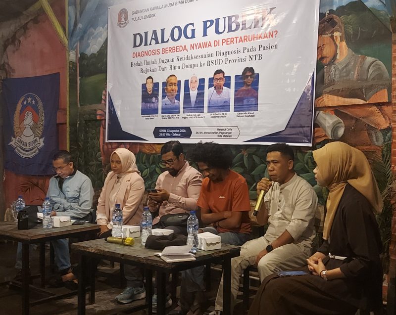 Foto: Arif Kurniadin Ketua Umum Gabungan Kawula Muda Bima Dompu (GAKADA BIDOM) Pulau Lombok saat memberikan sambutan di acara dialog publik bertajuk 
