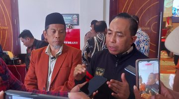 Foto: Anggota Komisi V DPR RI, Mori Hanafi memberikan keterangan kepada awak media mengenai penundaan target penyelesaian pembangunan Gedung DPRD NTB di Hotel Golden Palace, Mataram, Rabu,12/8/2026.(JD09)