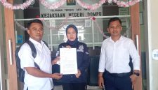 Foto : pelaporan resmi di terima kejaksaan negeri dompu