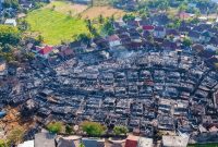Foto udara yang memperlihatkan kondisi kawasan cagar budaya Dusun Sade, Lombok Tengah, yang rata dengan tanah pascakebakaran.(Dok.Istimewa)
