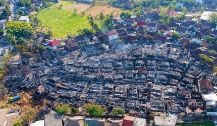 Foto udara yang memperlihatkan kondisi kawasan cagar budaya Dusun Sade, Lombok Tengah, yang rata dengan tanah pascakebakaran.(Dok.Istimewa)