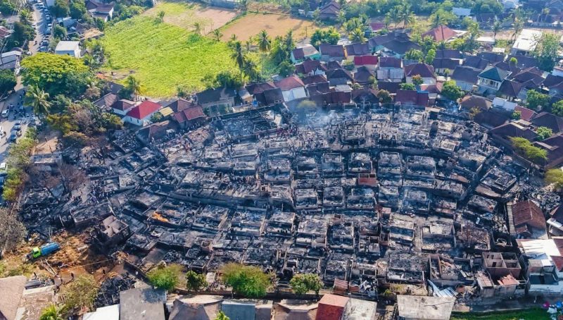 Foto udara yang memperlihatkan kondisi kawasan cagar budaya Dusun Sade, Lombok Tengah, yang rata dengan tanah pascakebakaran.(Dok.Istimewa)