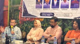 Foto: Direktur RSUD Provinsi NTB dr. Asrul Sani (kiri) bersama Anggota Komisi V DPRD NTB Nadirah, Akademisi UNBIM Alfisahrin, dan Relawan Kemanusiaan Kaharuddin Abbas saat menjadi pembicara dalam dialog publik yang digelar GAKADA BIDOM di Hangout Coffee, Senin, 3 Agustus 2026. Forum ini membahas isu dugaan ketidaksesuaian diagnosis medis pada pasien rujukan asal Bima dan Dompu.(JD09)