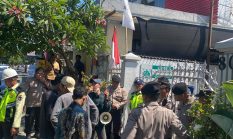 Demo PT AMNT di Mataram: KRS NTB Tuntut Transparansi Dana CSR