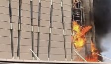 Foto: Kebakaran Hotel Pullman Jakarta Central Park di Jalan Letjen S. Parman, Grogol Petamburan, Jakarta Barat, Sabtu (1/8/2026) pagi