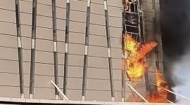 Foto: Kebakaran Hotel Pullman Jakarta Central Park di Jalan Letjen S. Parman, Grogol Petamburan, Jakarta Barat, Sabtu (1/8/2026) pagi