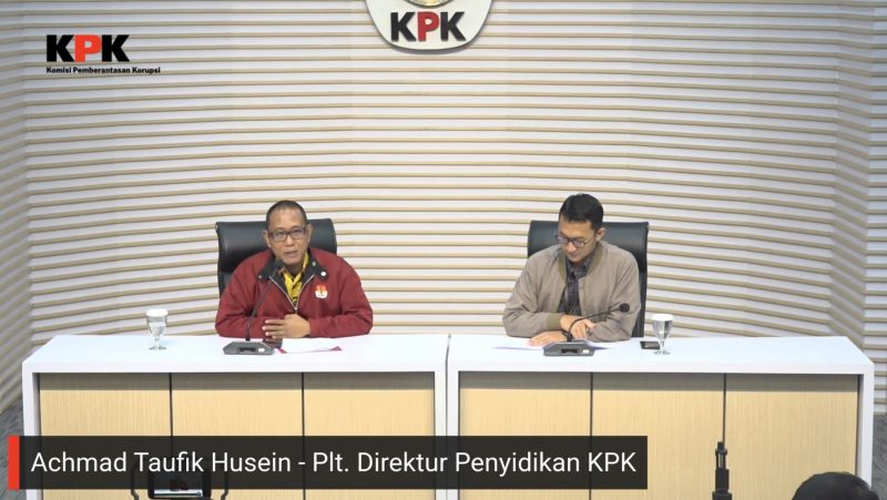 Foto : Plt. Direktur Penyidikan KPK, Achmad Taufik Husein Bersama Juru Bicara KPK Budi Prasetyo Saat Konferensi Pers Komisi Pemberantasan Korupsi (KPK) resmi menahan empat tersangka dalam perkara dugaan tindak pidana korupsi (TPK) terkait pekerjaan asuransi PT Asuransi Jasa Indonesia (Jasindo) pada PT Pelayaran Nasional Indonesia (PT Pelni) untuk periode 2015–2020,Jum’at (31/7)