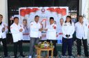 Foto: Jajaran pengurus DPD PRI NTB berfoto bersama dalam momen pemotongan tumpeng HUT ke-1 Partai Rakyat Indonesia. Dalam perayaan ini, DPD PRI NTB menegaskan kesiapan infrastruktur partai di seluruh kabupaten/kota se-NTB dan menargetkan keterwakilan penuh di legislatif pada Pemilu 2029.(JD09)