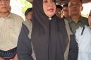 Foto: Wakil Gubernur NTB Indah Dhamayanti Putri (Ibu Dinda) meninjau lokasi penanganan pascakebakaran serta menyapa warga terdampak di Desa Adat Sade, Kabupaten Lombok Tengah, Minggu (23/8).