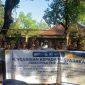 Tim Pengabdian Masyarakat Prodi PPKn FKIP Universitas Mataram berfoto bersama warga Dusun Sengkongo usai pembukaan program sosialisasi dan pelatihan pengelolaan sampah dapur berbasis biokonversi Maggot BSF di Dusun Sengkongo, Desa Kuranji, Lombok Barat, Rabu (1/7/2026). (Foto: Dok. Tim Pengabdian Unram)