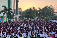 Foto: Ribuan mahasiswa baru mengikuti kegiatan Pengenalan Kehidupan Kampus bagi Mahasiswa Baru (PKKMB) Universitas Muhammadiyah Mataram (UMMAT) Tahun Akademik 2026/2027 di halaman kampus UMMAT, Mataram, Nusa Tenggara Barat, Senin 21/9/2026.(Dok.Istimewa)