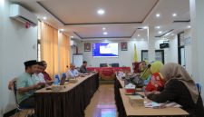 Foto: Narasumber menyampaikan materi dalam program 