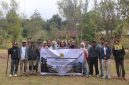 Foto: Tim pengabdian Program Studi Kehutanan Universitas Mataram foto bersama peserta dan mitra konservasi Sekolah Alam Rinjani saat kegiatan pelatihan monitoring sampah digital di Sembalun.(Dok.Tim Pengabdian Kehutanan Unram)