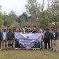 Foto: Tim pengabdian Program Studi Kehutanan Universitas Mataram foto bersama peserta dan mitra konservasi Sekolah Alam Rinjani saat kegiatan pelatihan monitoring sampah digital di Sembalun.(Dok.Tim Pengabdian Kehutanan Unram)
