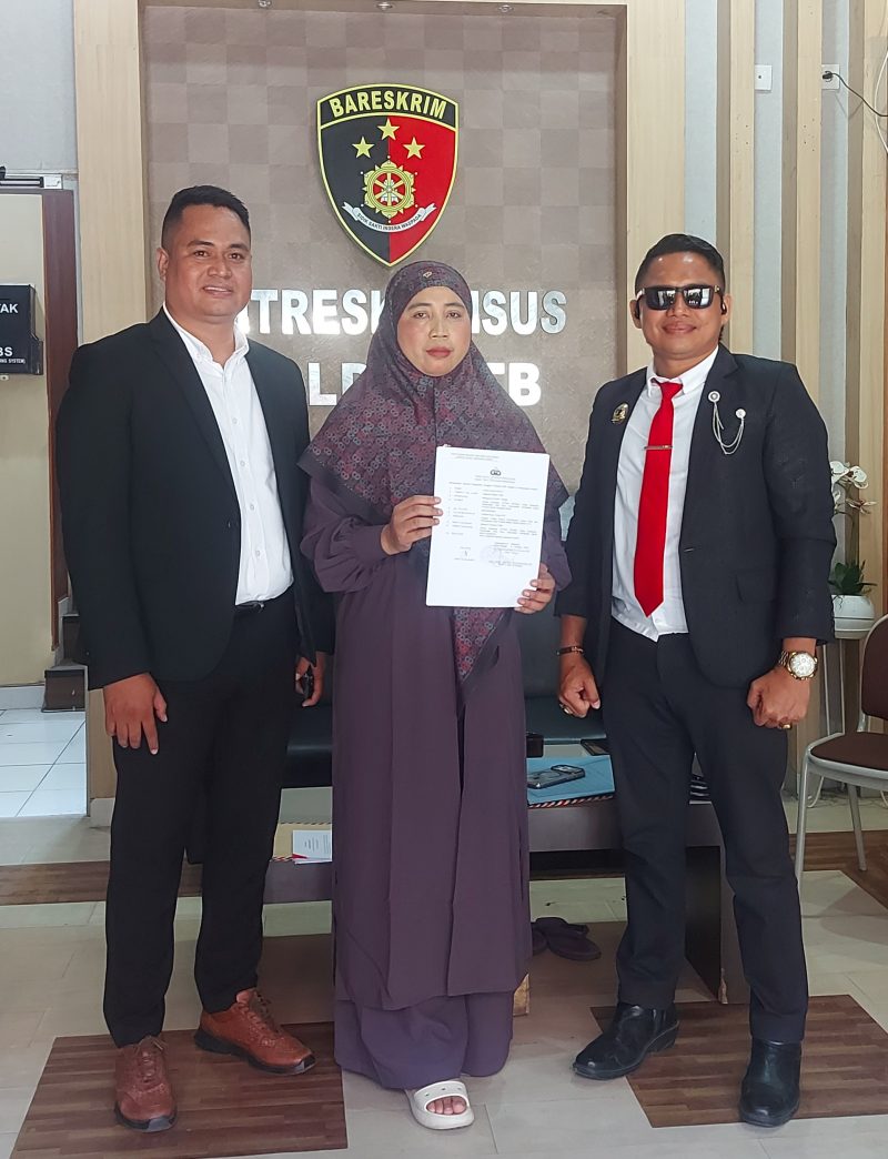 Foto: Tim Advokat dari Law Office Deden Satiawan, S.H., M.H., & Partners bersama sang klien, Linda Susilawati selaku Direktur PT Indah Harmoni Anugrah.(JD09)