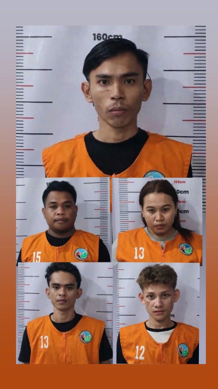 Berbaju tahanan oranye, Ketua Dewan Pimpinan Daerah Ikatan Mahasiswa Pemuda dan Pemerhati Hukum Nusa Tenggara Barat. (IMPERIUM NTB) Muhammad Ramadhan (bersama empat rekannya) dihadirkan dalam pengungkapan kasus penyalahgunaan narkotika jenis sabu oleh Ditresnarkoba Polda NTB. (Foto: Dok. Istimewa)