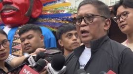 Foto: Sekretaris Jenderal Partai Demokrasi Indonesia Perjuangan (PDI-P), Hasto Kristiyanto saat menghadiri acara Merah Muda Fest, Menyongsong 100 Tahun Sumpah Pemuda di Museum Sumpah Pemuda, Jakarta, Minggu (25/10).